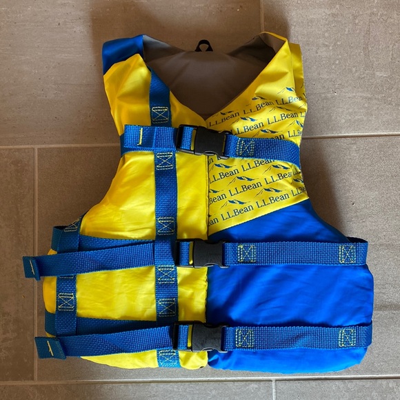 L.L. Bean kids life vest - Picture 1 of 3